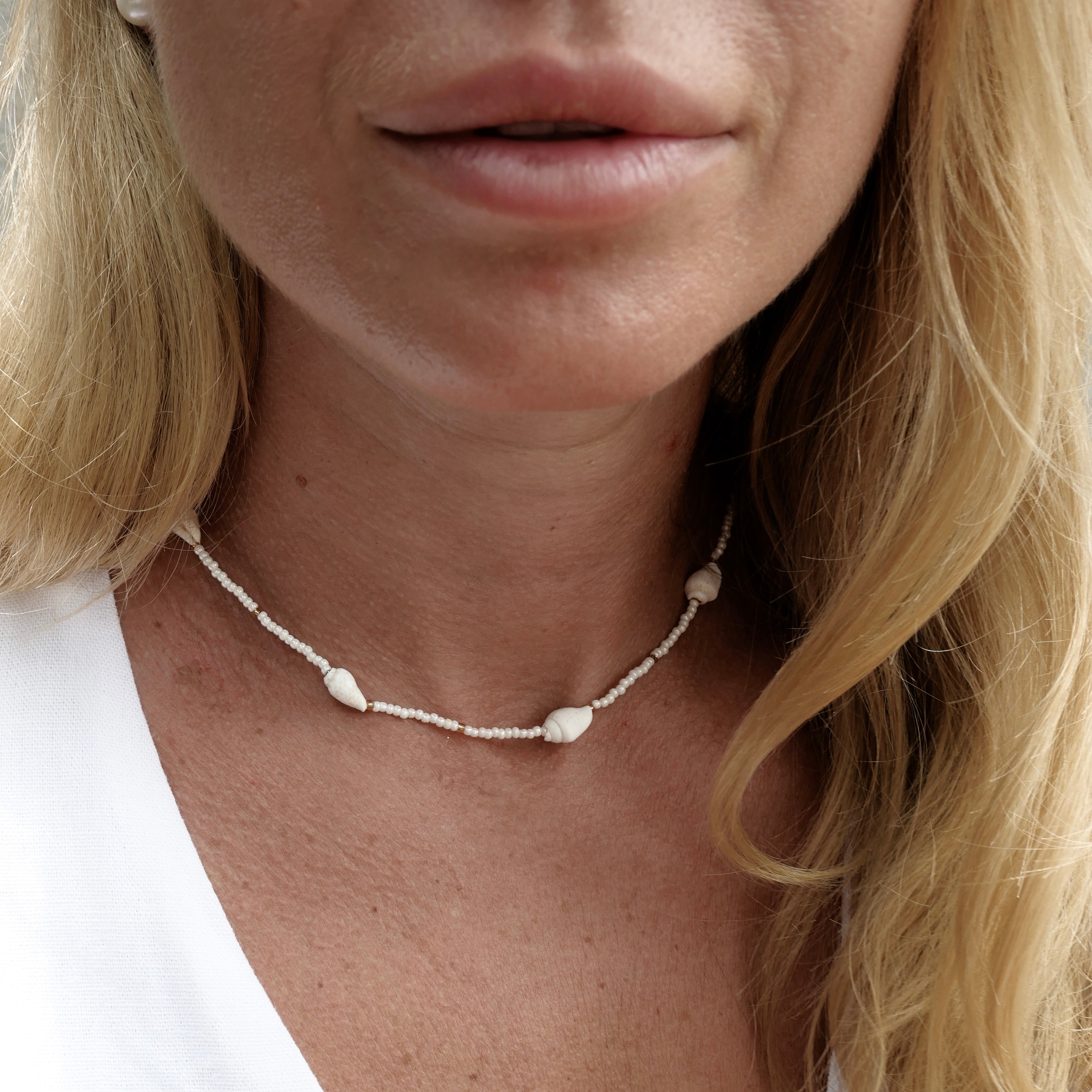 ANWA TITI - mušličkový choker